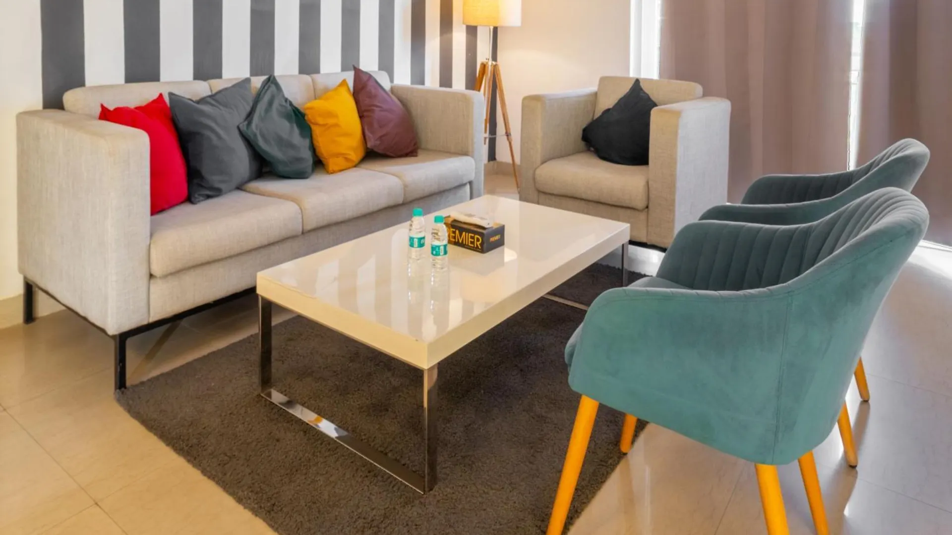 Housr Sector 69 Gurgaon Near Sohna Road Daire 0*,